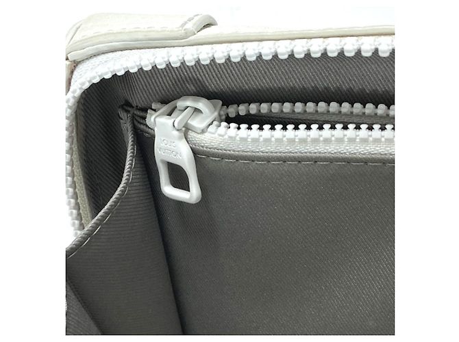 Borsa Trunk Morbida Monogramma LV Friends di Louis Vuitton Bianco - vista 17