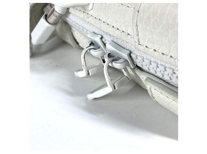 Borsa Trunk Morbida Monogramma LV Friends di Louis Vuitton Bianco - vista 8