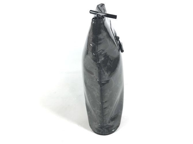 Borsa Pochette Cosmos in Glaze Monogram Eclipse di Louis Vuitton Nero - vista 3