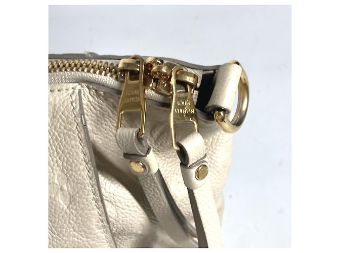 Louis Vuitton Monogram Empreinte Lumineuse PM Tote Bag White - view 11