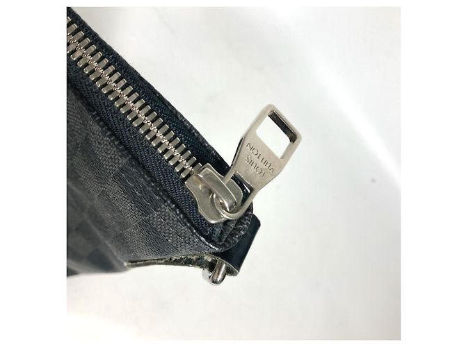 Borsa a Spalla Louis Vuitton Damier Graphite Mick GM Nero - vista 10
