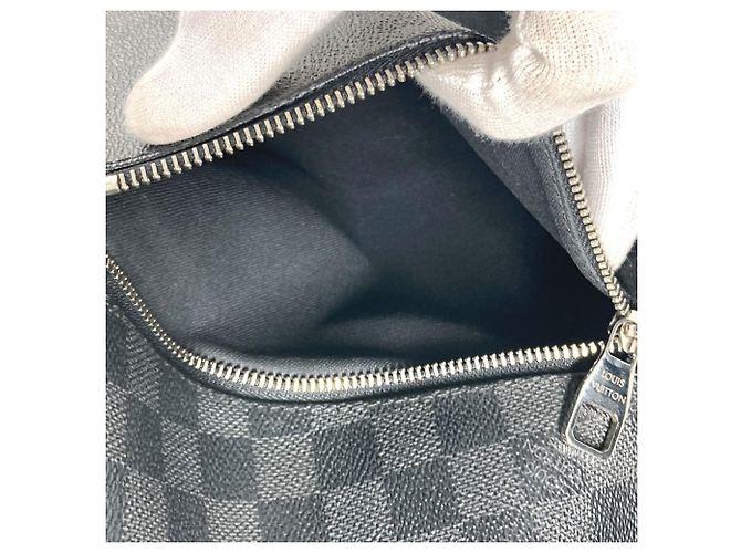 Borsa a Spalla Louis Vuitton Damier Graphite Mick GM Nero - vista 15