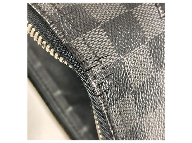 Borsa a Spalla Louis Vuitton Damier Graphite Mick GM Nero - vista 16