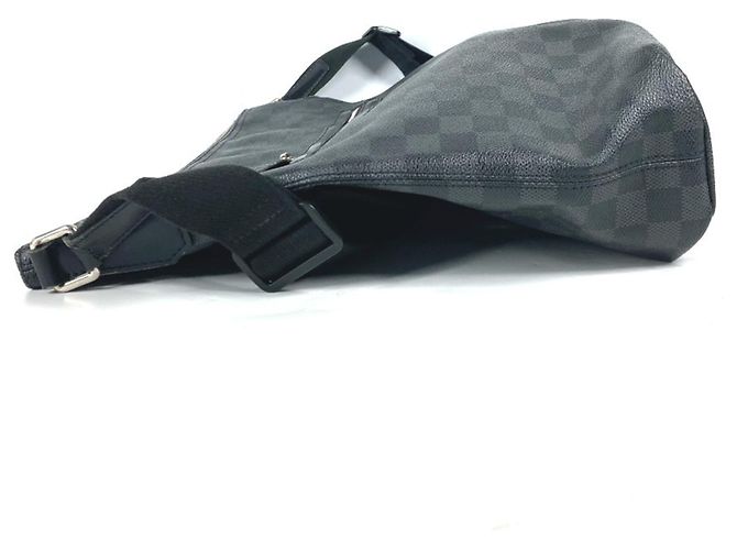 Borsa a Spalla Louis Vuitton Damier Graphite Mick GM Nero - vista 3