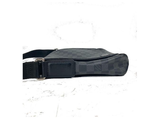Borsa a tracolla District PM Damier Graphite di Louis Vuitton Nero - vista 3
