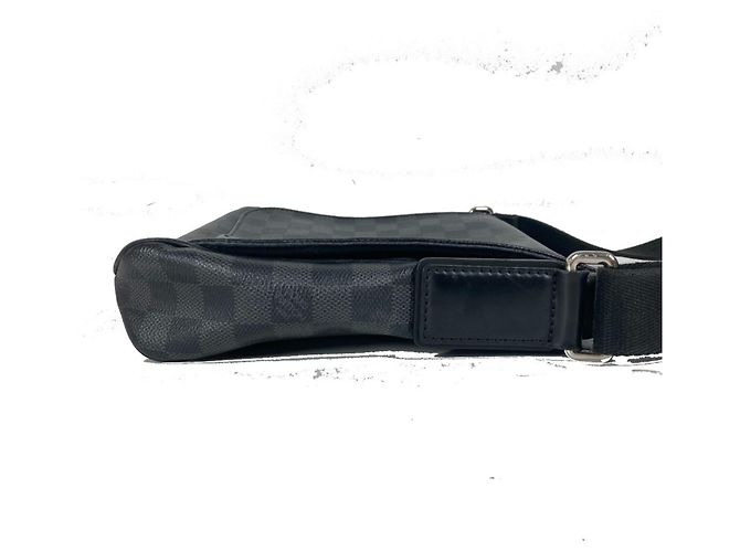 Borsa a tracolla District PM Damier Graphite di Louis Vuitton Nero - vista 4