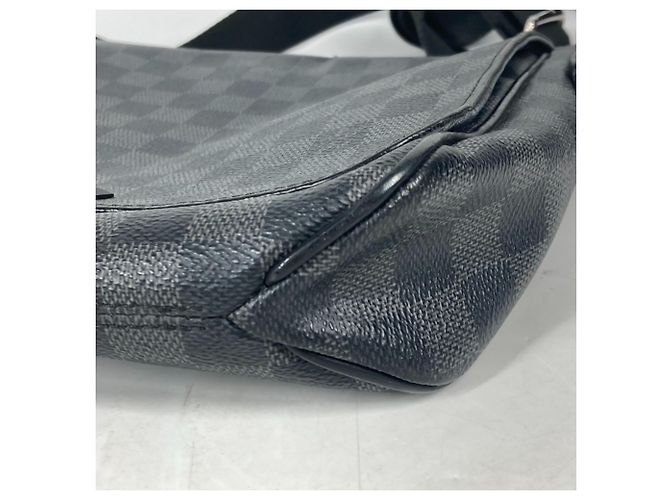 Borsa a tracolla District PM Damier Graphite di Louis Vuitton Nero - vista 6