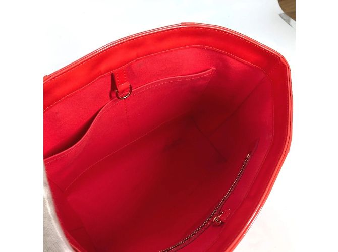 Borsa a tracolla Louis Vuitton Monogram Vernis Avalon MM Rosso - vista 11