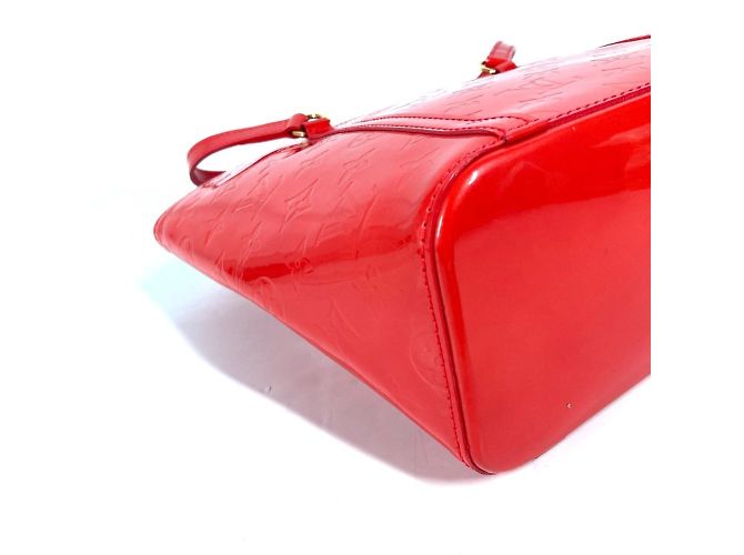 Borsa a tracolla Louis Vuitton Monogram Vernis Avalon MM Rosso - vista 4