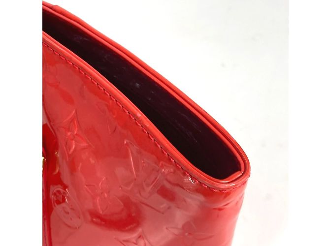 Borsa a tracolla Louis Vuitton Monogram Vernis Avalon MM Rosso - vista 6