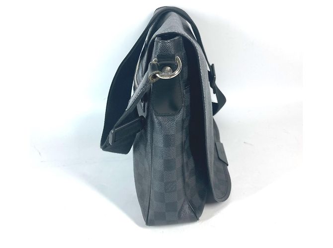 Sac Distrix MM Damier Graphite Louis Vuitton Noir - vue 13