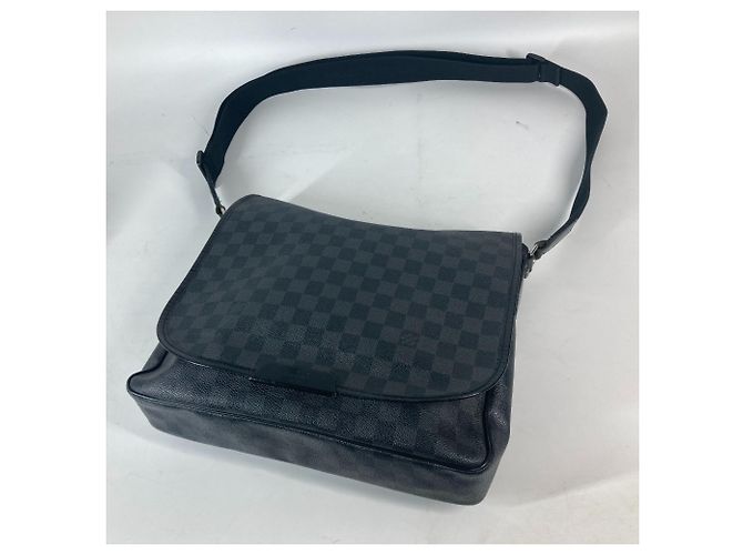 Sac Distrix MM Damier Graphite Louis Vuitton Noir - vue 7