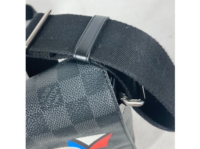 Borsa District PM Louis Vuitton Damier Graphite Stickers Nero - vista 10