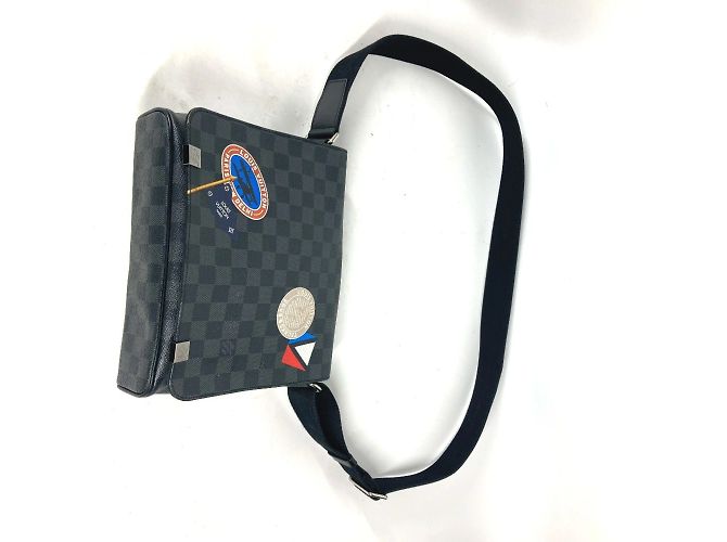 Borsa District PM Louis Vuitton Damier Graphite Stickers Nero - vista 12