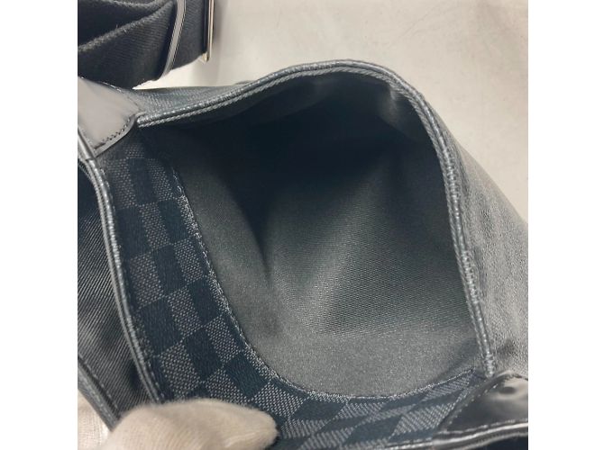 Borsa District PM Louis Vuitton Damier Graphite Stickers Nero - vista 16