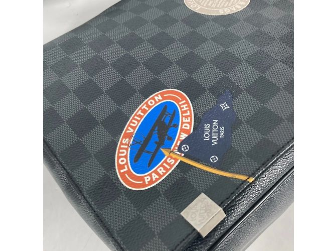 Borsa District PM Louis Vuitton Damier Graphite Stickers Nero - vista 8