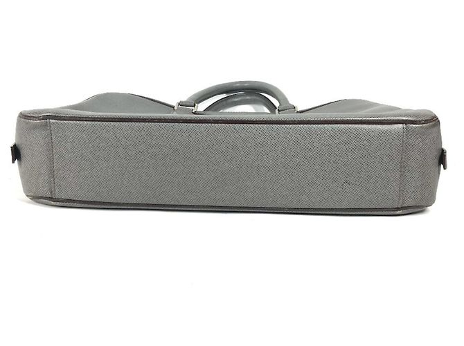 Borsa Louis Vuitton Taiga Neo Igor Marrone - vista 5