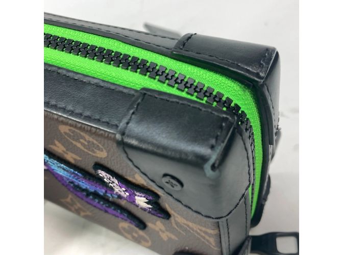 Bolsa de telefone Monogram Soft Trunk da Louis Vuitton Marrom - vista 8