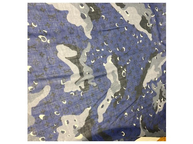 Stola Camouflage Monogram Louis Vuitton Blu - vista 5