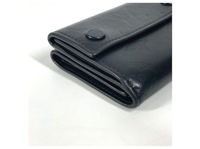 Billetera compacta Discovery Monogram Shadow Louis Vuitton Negro - vista 5