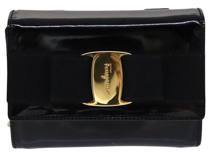 Borsa a spalla Vala Chain di Salvatore Ferragamo in smalto nero e oro Auth hk2388 D'oro - vista 13