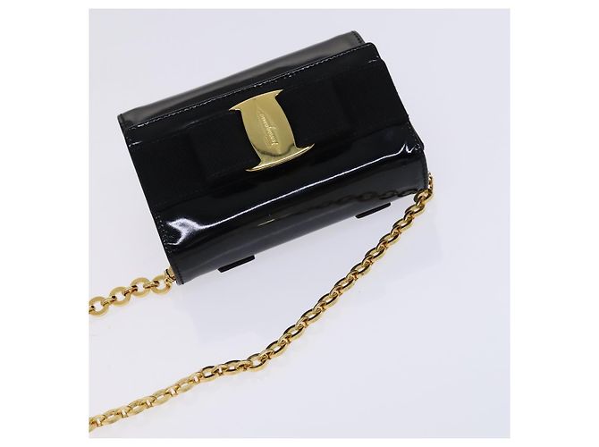 Borsa a spalla Vala Chain di Salvatore Ferragamo in smalto nero e oro Auth hk2388 D'oro - vista 6