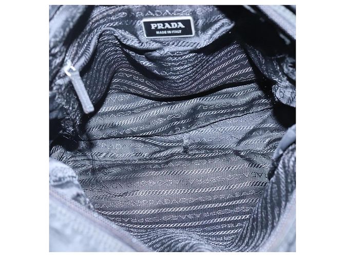 Borsa a Spalla PRADA in Nylon Nero Auth 106791 - vista 11