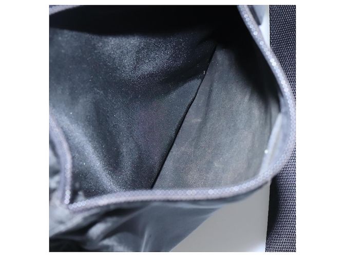 Borsa a Spalla PRADA in Nylon Nero Auth 106791 - vista 24