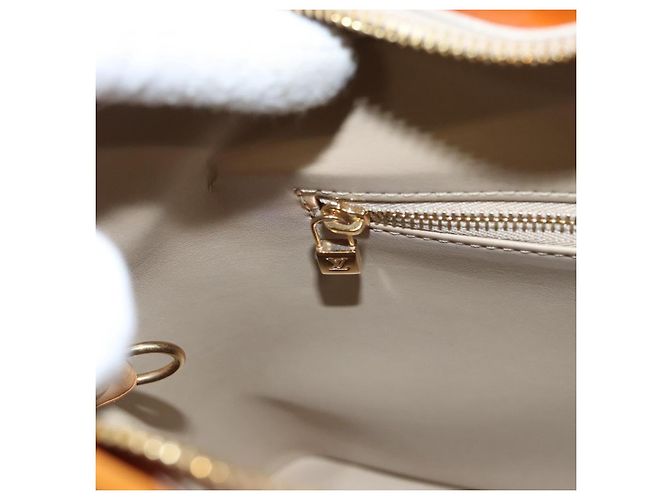 LOUIS VUITTON Monogram Vernis Bolsa de Mano Houston Amarillo M91121 LV Auth BA914 - vista 22