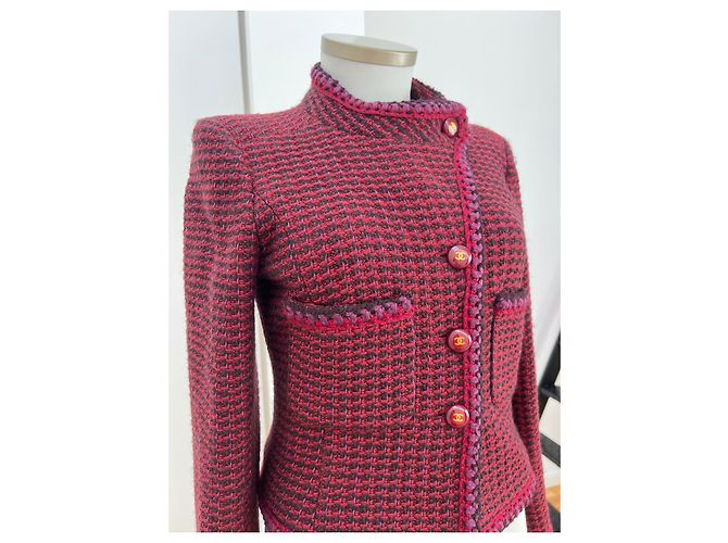Chaqueta Chanel de tweed burdeos con botones CC Negro Roja Púrpura - vista 4