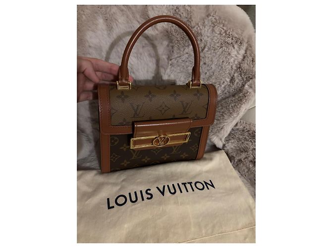 Louis Vuitton Dauphine Capital Marrone - vista 2