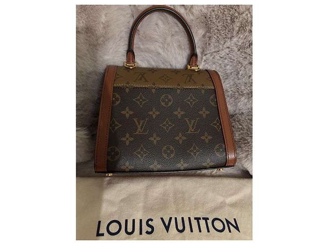 Louis Vuitton Dauphine Capital Marrone - vista 4