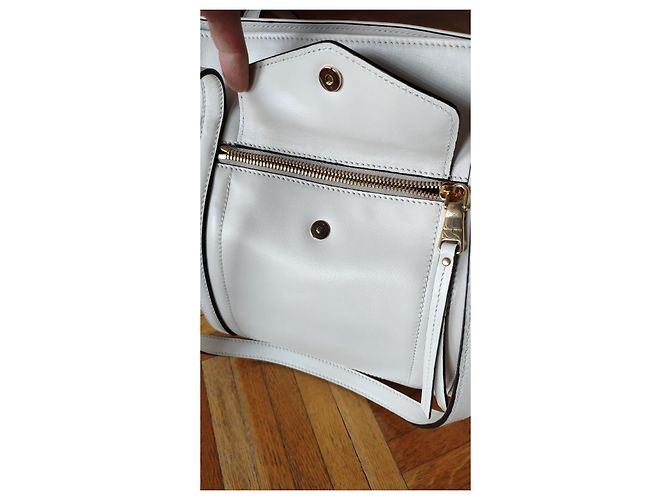 MIU MIU BORSA SHOPPING GRACE LUX IN PELLE. Bianco - vista 10