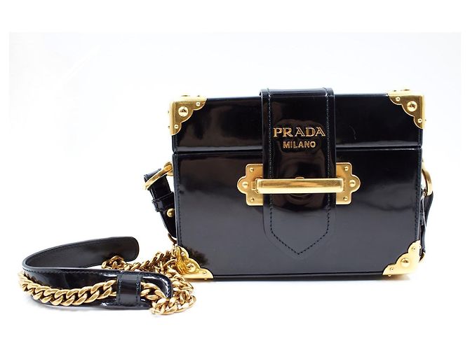 Prada Cahier Mini-Box Tasche aus schwarzem Lackleder - Ansicht 2