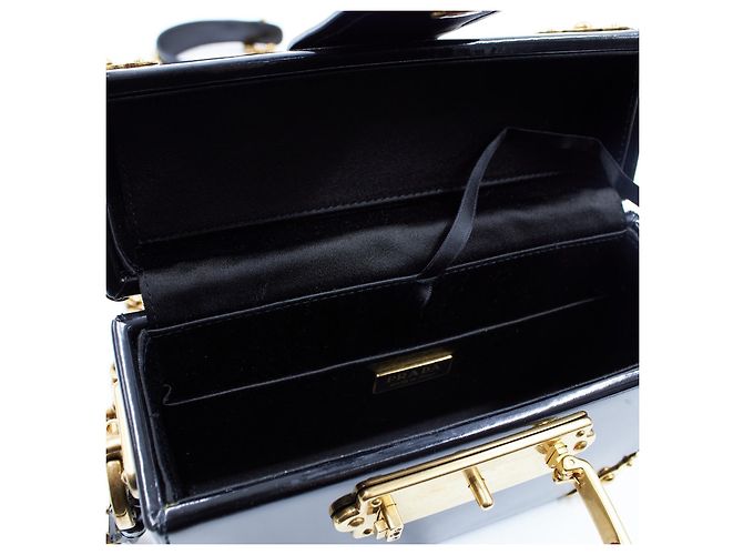 Prada Cahier Mini-Box Tasche aus schwarzem Lackleder - Ansicht 7