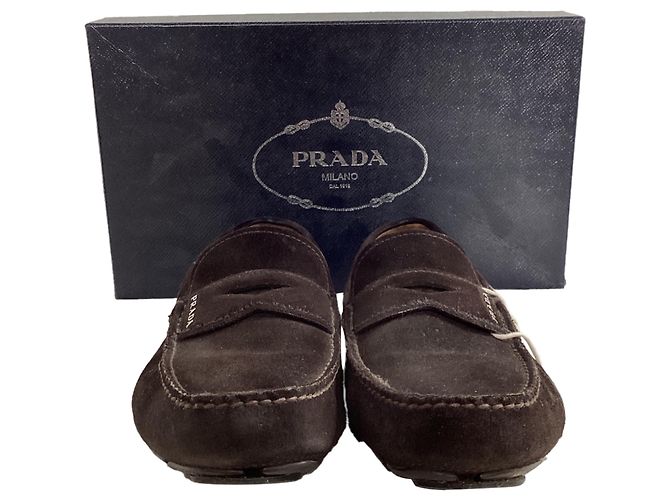 Mocassini Penny Driver in Suede Marrone con Logo Prada Rosso - vista 7