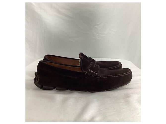 Mocassini Penny Driver in Suede Marrone con Logo Prada Rosso - vista 9
