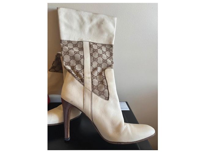 Botas Gucci de piel beige - vista 2