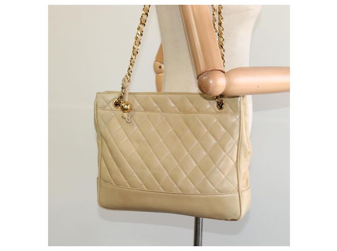 CHANEL Borsa a Spalla Matelassé con Catena in Pelle di Agnello Beige Oro CC Auth bs23535 D'oro - vista 25