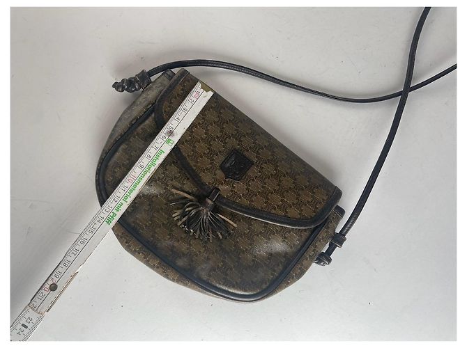 Céline Vintage Celine Triomphe Umhängetasche aus Leder braun grün - Ansicht 12