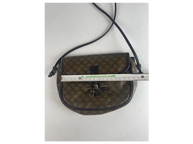 Céline Vintage Celine Triomphe Umhängetasche aus Leder braun grün - Ansicht 13