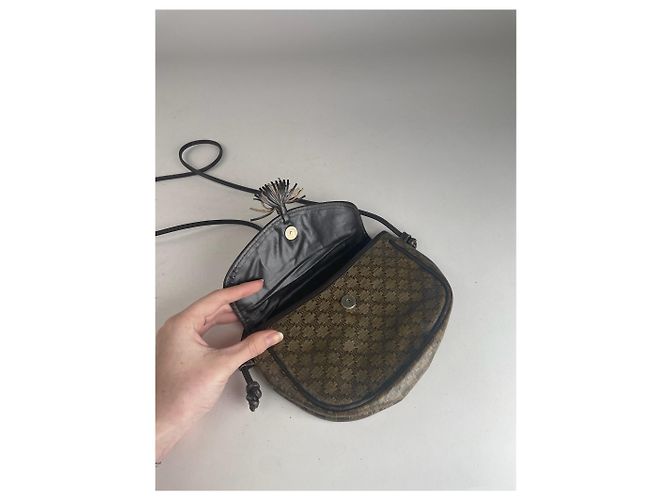 Céline Vintage Celine Triomphe Umhängetasche aus Leder braun grün - Ansicht 4