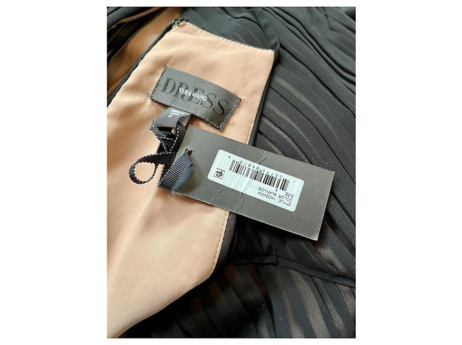 Vera Wang Schwarzes Chiffon-Abendkleid mit Akkordeonfalten Beige - Ansicht 8