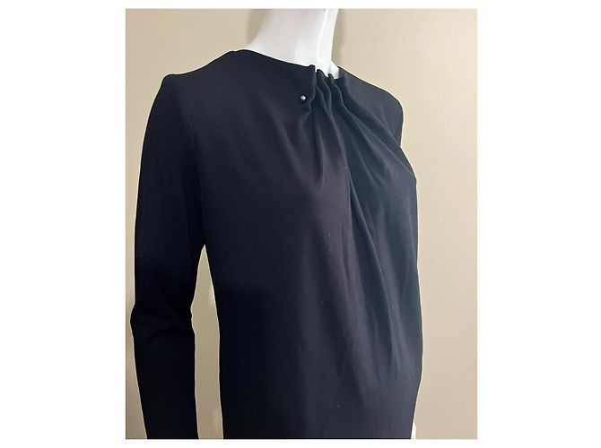 Escada Schwarzes Viskose-Jersey-Kleid mit Nadel am Hals - Ansicht 3