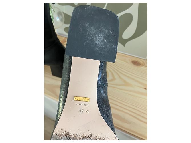 Stivaletti Biker Gucci in Pelle d'Agnello Nera con Dettagli Dorati - vista 6