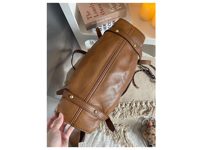 Borsa Tote Miu Miu con Fiocco in Pelle Martellata Caramello Marrone Beige Castagno Cammello - vista 3