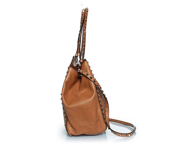 Valentino Garavani, borsa Rockstud in cammello Marrone - vista 5