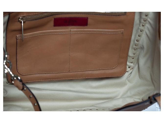 Valentino Garavani, borsa Rockstud in cammello Marrone - vista 8