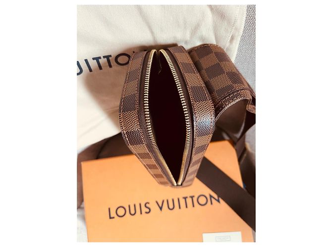 Pochette Louis Vuitton Geronimos Damier Tela e Pelle Marrone - vista 8