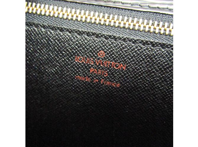 Borsa Clutch Dragonne Epi Pochette Sellier di Louis Vuitton Nero - vista 10